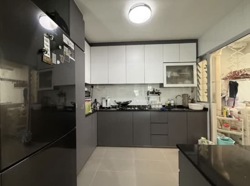 422B Northshore Drive, 422B Northshore Drive, 3 Bedrooms, 1,001 sqft, HDB Flat For Sale, by Irene Yeo, 500106640 - Kitchen - PropertyGuru.com.sg