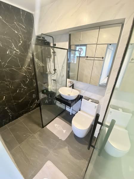 512 Bukit Batok Street 52, 512 Bukit Batok Street 52, 3 Bedrooms, 1,572 sqft, HDB Flat For Rent, by Belle Tan May Sian, 500106656 - Bathroom - PropertyGuru.com.sg