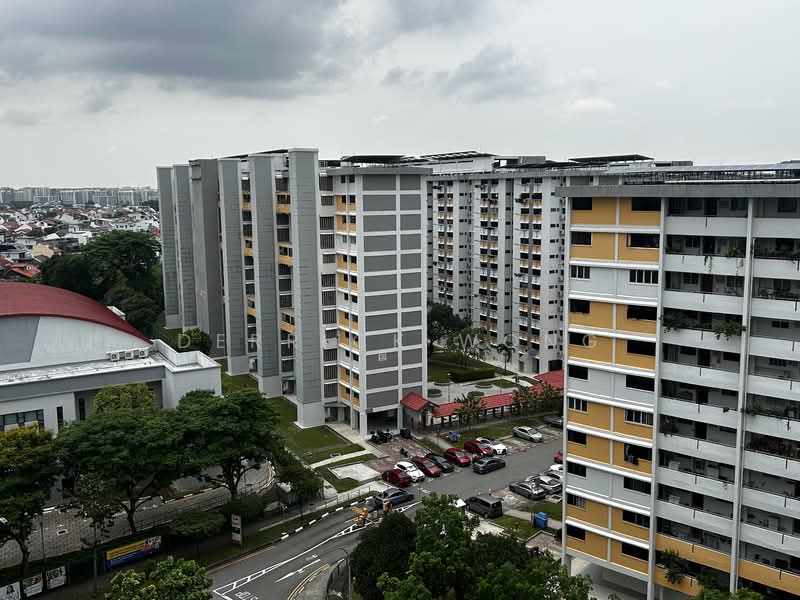 470 Ang Mo Kio Avenue 10, 470 Ang Mo Kio Avenue 10, 3 Bedrooms, 990 sqft, HDB Flat For Sale, by Derrick Wong, 500106658 - Corridor View - PropertyGuru.com.sg