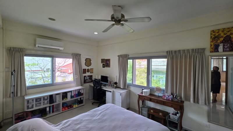 View to appreciate! Beautiful Freehold Walk Up - Upper East Coast, , 3 Bedrooms, 1,244 sqft, Walk-up Apartment For Sale, by Paul Wee, 500106660 - Bedroom - PropertyGuru.com.sg