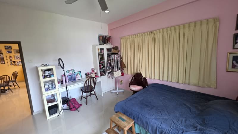 View to appreciate! Beautiful Freehold Walk Up - Upper East Coast, , 3 Bedrooms, 1,244 sqft, Walk-up Apartment For Sale, by Paul Wee, 500106660 - Bedroom - PropertyGuru.com.sg