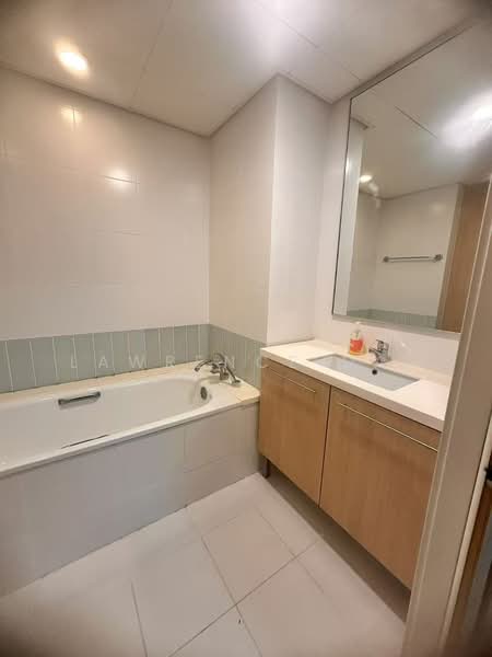 The Sail @ Marina Bay, 6 Marina Boulevard, Room Rental, 200 sqft, Condominium For Rent, by Lawrence Dai, 500106661 - Bathroom - PropertyGuru.com.sg