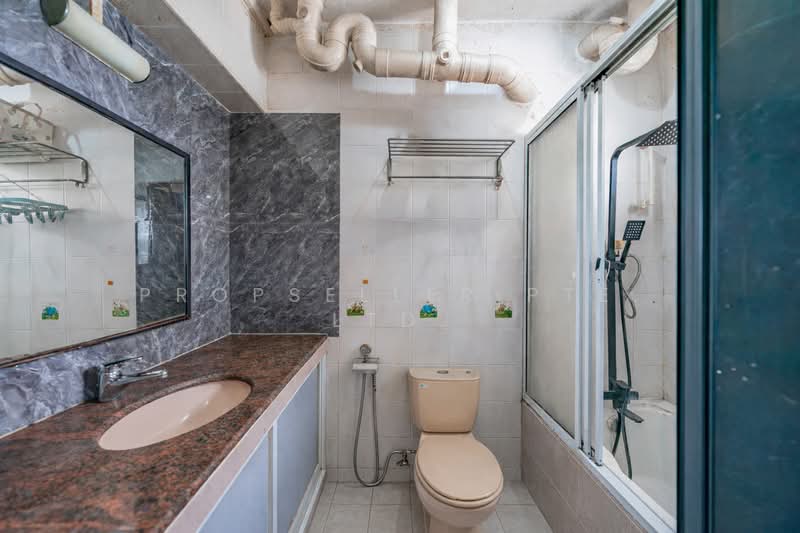 313 Sembawang Drive, 313 Sembawang Drive, 3 Bedrooms, 1,087 sqft, HDB Flat For Sale, by KOH YONG JIAN, 500106680 - Bathroom - PropertyGuru.com.sg