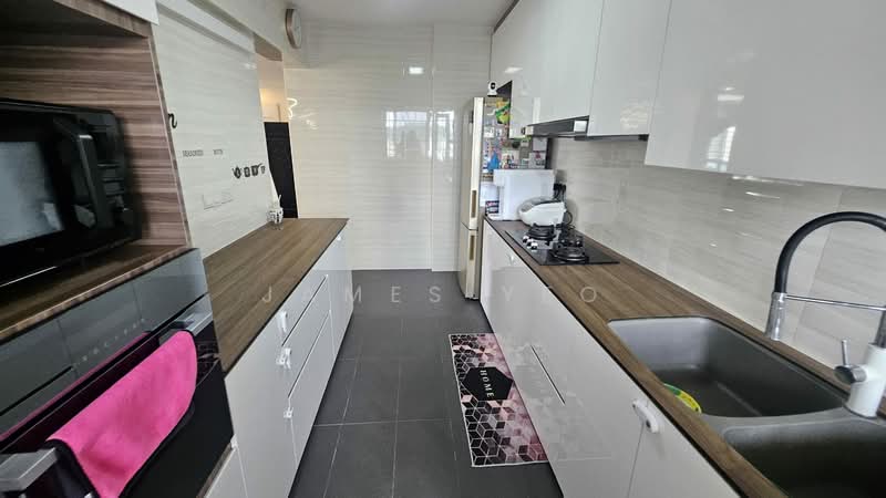572B Woodlands Avenue 1, 572B Woodlands Avenue 1, 3 Bedrooms, 1,216 sqft, HDB Flat For Sale, by James Yeo, 500106681 - Kitchen - PropertyGuru.com.sg