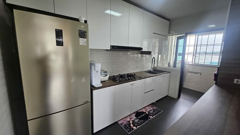 572B Woodlands Avenue 1, 572B Woodlands Avenue 1, 3 Bedrooms, 1,216 sqft, HDB Flat For Sale, by James Yeo, 500106681 - Kitchen - PropertyGuru.com.sg