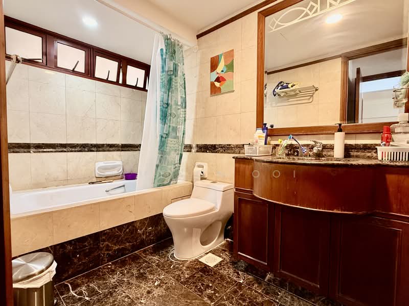 Casafina, 211 Bedok South Ave 1, 2 Bedrooms, 1,141 sqft, Condominium For Rent, by Jameson Ooi, 500106689 - Bathroom - PropertyGuru.com.sg