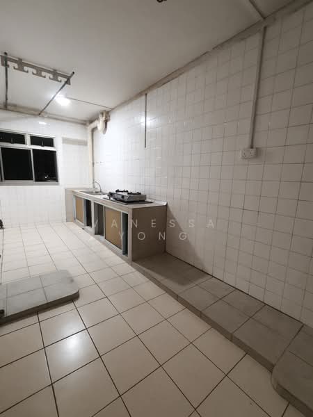 302 Canberra Road, 302 Canberra Road, 3 Bedrooms, 979 sqft, HDB Flat For Sale, by Vanessa Yong, 500106713 - Kitchen - PropertyGuru.com.sg