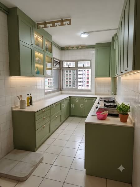 302 Canberra Road, 302 Canberra Road, 3 Bedrooms, 979 sqft, HDB Flat For Sale, by Vanessa Yong, 500106713 - Kitchen - PropertyGuru.com.sg