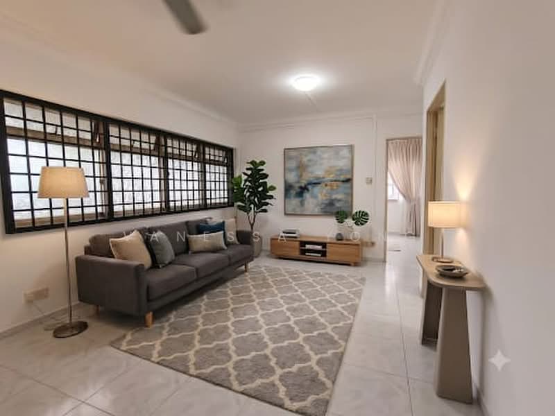 302 Canberra Road, 302 Canberra Road, 3 Bedrooms, 979 sqft, HDB Flat For Sale, by Vanessa Yong, 500106713 - Living Room - PropertyGuru.com.sg