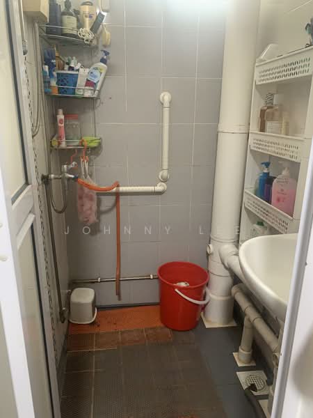 502 Bedok North Street 3, 502 Bedok North Street 3, 2 Bedrooms, 635 sqft, HDB Flat For Rent, by Johnny Lee, 500106737 - Bathroom - PropertyGuru.com.sg