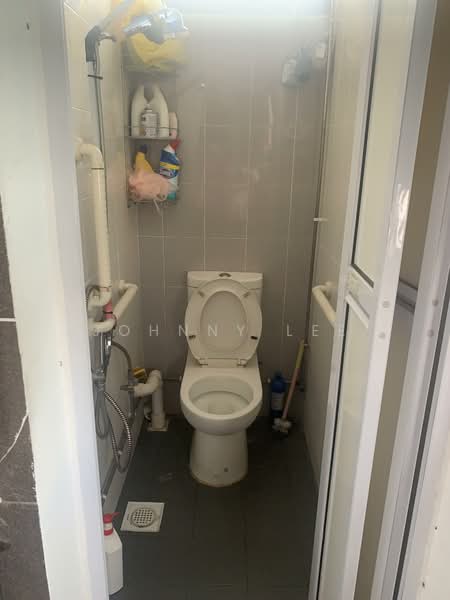 502 Bedok North Street 3, 502 Bedok North Street 3, 2 Bedrooms, 635 sqft, HDB Flat For Rent, by Johnny Lee, 500106737 - Bathroom - PropertyGuru.com.sg