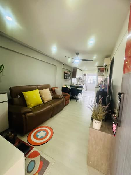 264 Waterloo Street, 264 Waterloo Street, 2 Bedrooms, 646 sqft, HDB Flat For Sale, by Reshma Arora, 500106742 - Living Room - PropertyGuru.com.sg