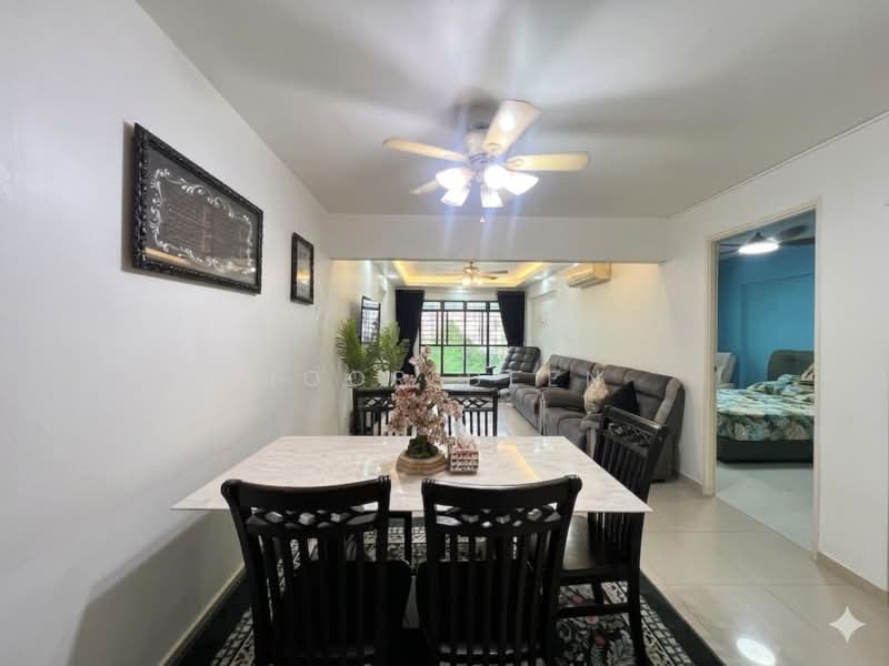 764A Woodlands Circle, 764A Woodlands Circle, 3 Bedrooms, 1,184 sqft, HDB Flat For Sale, by Noor Deen, 500106745 - Living Room - PropertyGuru.com.sg