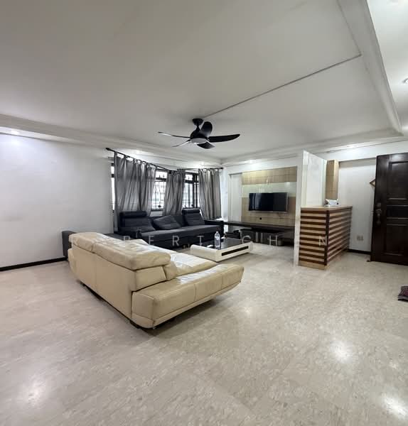 507C Wellington Circle, 507C Wellington Circle, 3 Bedrooms, 1,184 sqft, HDB Flat For Sale, by Robert Chen, 500106746 - Living Room - PropertyGuru.com.sg