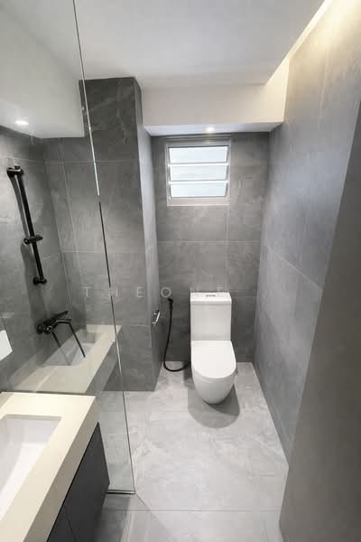 305B Punggol Road, 305B Punggol Road, 3 Bedrooms, 1,001 sqft, HDB Flat For Sale, by Theone ., 500106748 - Bathroom - PropertyGuru.com.sg