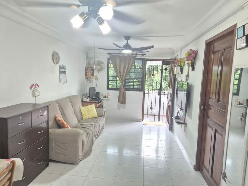 215 Boon Lay Place, 215 Boon Lay Place, 2 Bedrooms, 709 sqft, HDB Flat For Sale, by Babu ., 500106749 - Living Room - PropertyGuru.com.sg