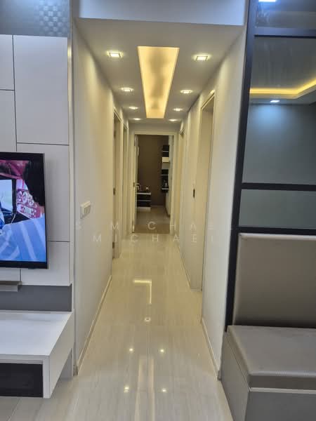 Riversound Residence, 9A Sengkang East Avenue, 4 Bedrooms, 1,476 sqft, Condominium For Rent, by S MICHAEL Michael, 500106759 - Corridor - PropertyGuru.com.sg