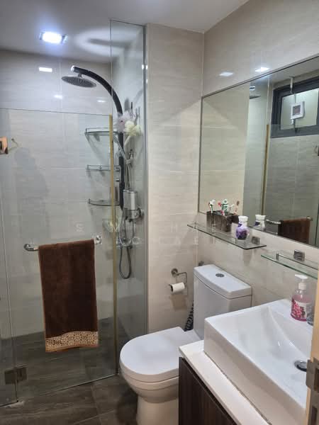 Riversound Residence, 9A Sengkang East Avenue, 4 Bedrooms, 1,476 sqft, Condominium For Rent, by S MICHAEL Michael, 500106759 - Bathroom - PropertyGuru.com.sg
