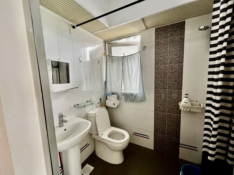 362B Sembawang Crescent, 362B Sembawang Crescent, 1 Bedroom, 409 sqft, HDB Flat For Rent, by Tricia Teo Geok Teng, 500106770 - Bathroom - PropertyGuru.com.sg