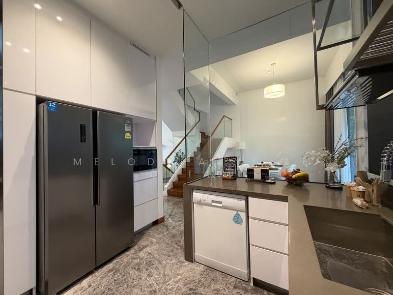 Alana, 192 Sunrise Terrace, 4 Bedrooms, 3,122 sqft, Terraced House For Sale, by Melody Azyliae Chiam, 500106772 - Kitchen - PropertyGuru.com.sg