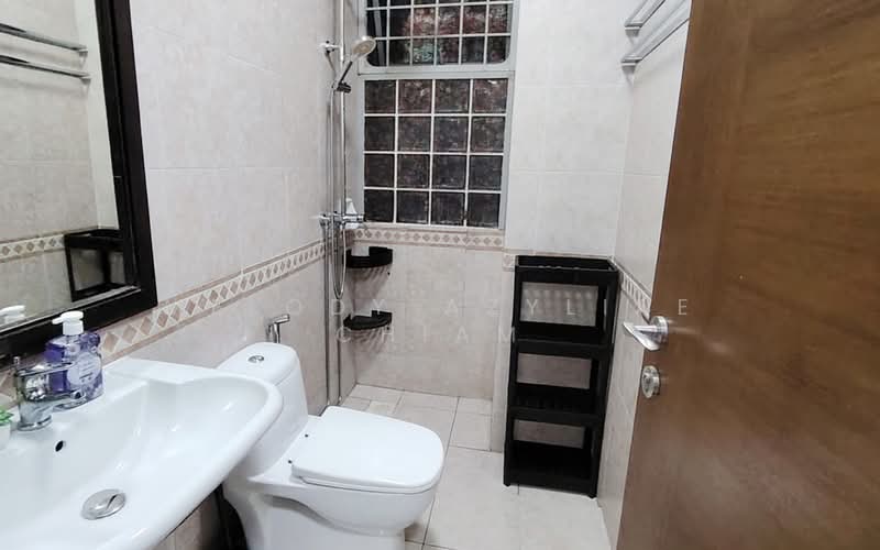 Maple Woods, 985 Bukit Timah Road, Room Rental, 120 sqft, Condominium For Rent, by Melody Azyliae Chiam, 500106784 - Bathroom - PropertyGuru.com.sg