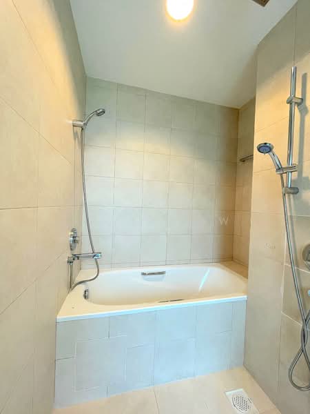 Whiteshores, Punggol 17th Avenue, 5 Bedrooms, 5,188 sqft, Cluster House For Rent, by Xavier Aw (欧伟廷), 500106786 - Bathroom - PropertyGuru.com.sg