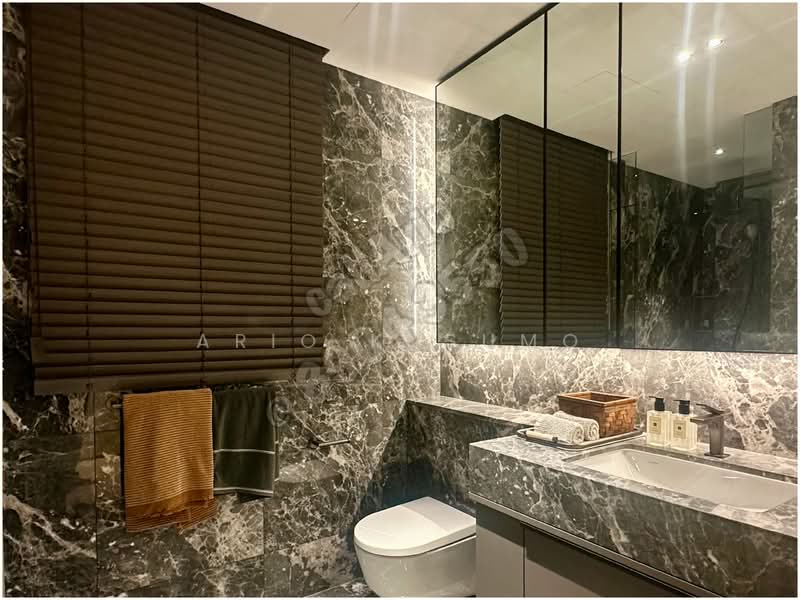MEYER BLUE, 83 Meyer Road, 4 Bedrooms, 1,518 sqft, Condominium For Sale, by Ario Kusumo, 500106789 - Master Bathroom - PropertyGuru.com.sg