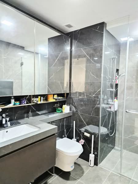 The Florence Residences, 99 Hougang Avenue 2, 1 Bedroom, 484 sqft, Condominium For Sale, by Candy Haley Lim, 500106794 - Bathroom - PropertyGuru.com.sg