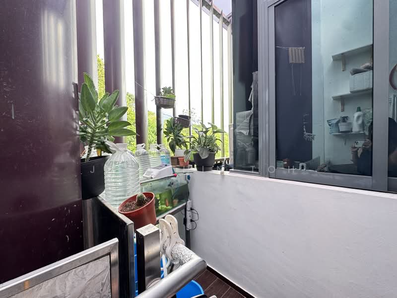 The MKZ, 131 Mackenzie Road, 2 Bedrooms, 495 sqft, Apartment For Sale, by Josaphin Toh, 500106796 - Balcony - PropertyGuru.com.sg