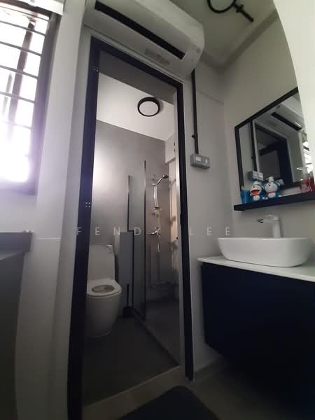 414 Ang Mo Kio Avenue 10, 414 Ang Mo Kio Avenue 10, 3 Bedrooms, 990 sqft, HDB Flat For Sale, by Fendy Lee, 500106799 - Bathroom - PropertyGuru.com.sg