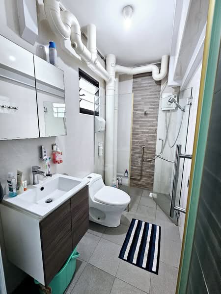 653B Jurong West Street 61, 653B Jurong West Street 61, 3 Bedrooms, 1,195 sqft, HDB Flat For Rent, by Jeremy Tan, 500106803 - Bathroom - PropertyGuru.com.sg