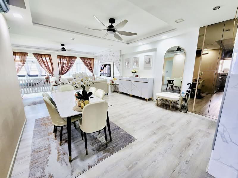 635A Senja Road, 635A Senja Road, 3 Bedrooms, 1,206 sqft, HDB Flat For Sale, by Marcus Chew, 500106805 - Living Room - PropertyGuru.com.sg