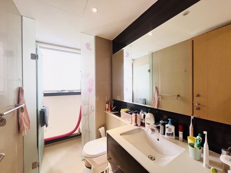 Commonwealth Towers, 230 Commonwealth Avenue, 3 Bedrooms, 1,033 sqft, Condominium For Rent, by Vernus Lou, 500106807 - Bathroom - PropertyGuru.com.sg