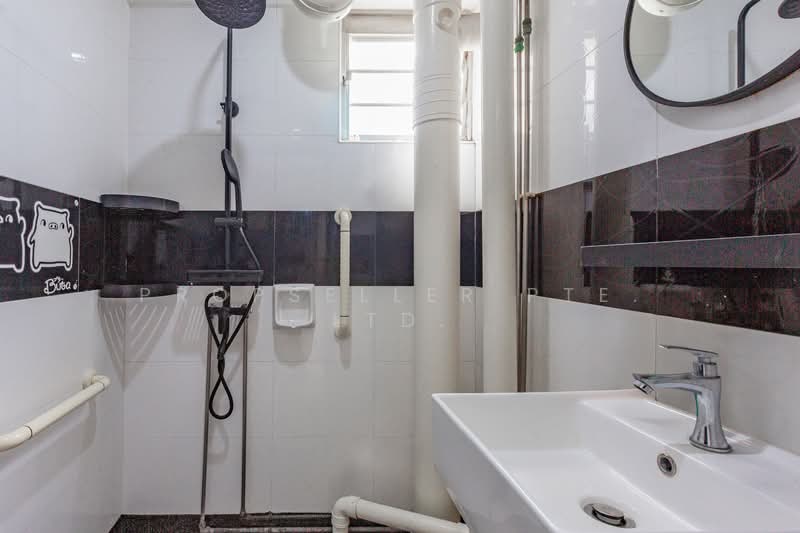 538 Upper Cross Street, 538 Upper Cross Street, 2 Bedrooms, 646 sqft, HDB Flat For Sale, by Kit Toh, 500106809 - Bathroom - PropertyGuru.com.sg