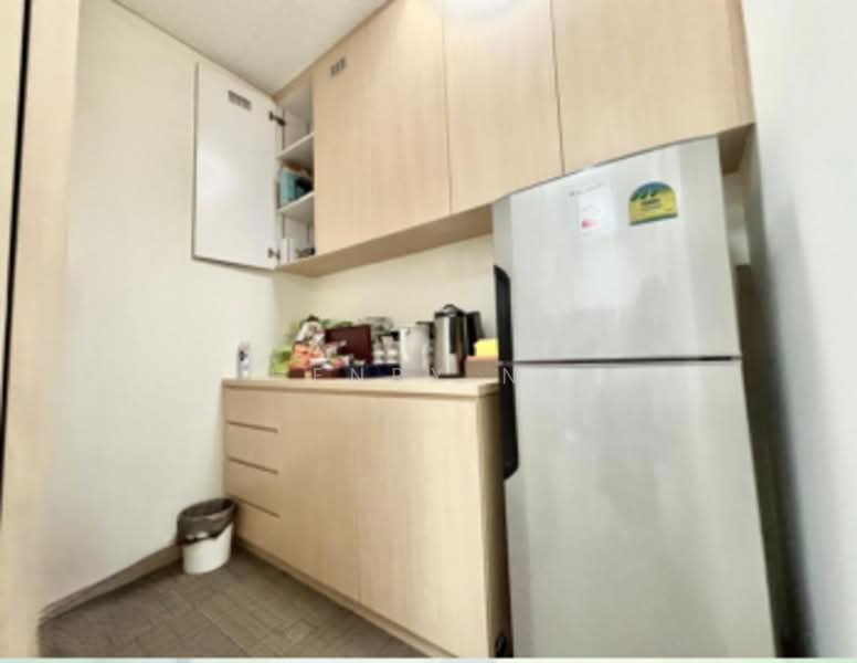 United Square, 101 Thomson Road, 797 sqft, Office For Rent, by Henry Ng, 500106811 - Kitchen - CommercialGuru.com.sg