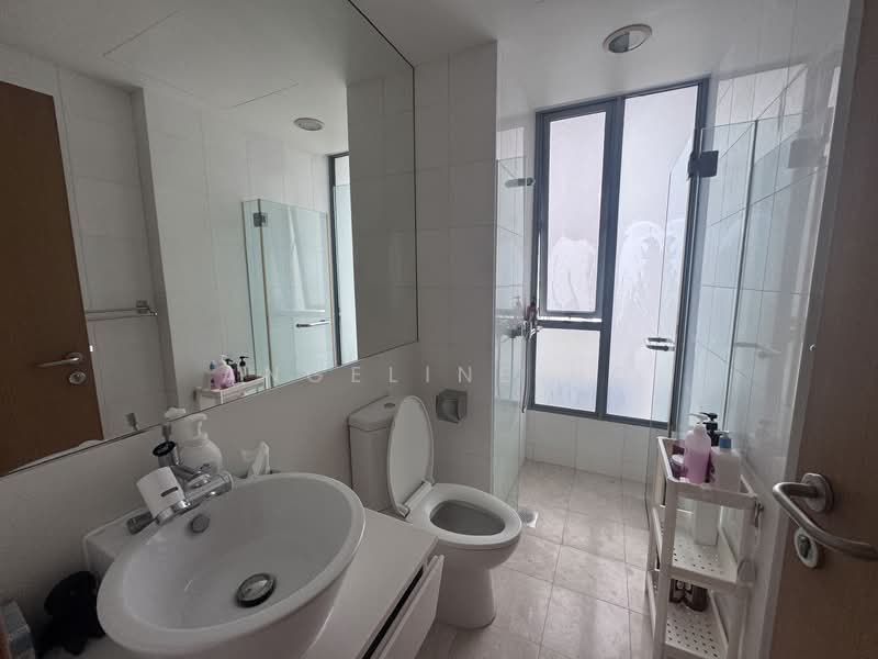Urbana, 1 River Valley Close, 4 Bedrooms, 1,458 sqft, Condominium For Rent, by Angeline Ho, 500106815 - Bathroom - PropertyGuru.com.sg
