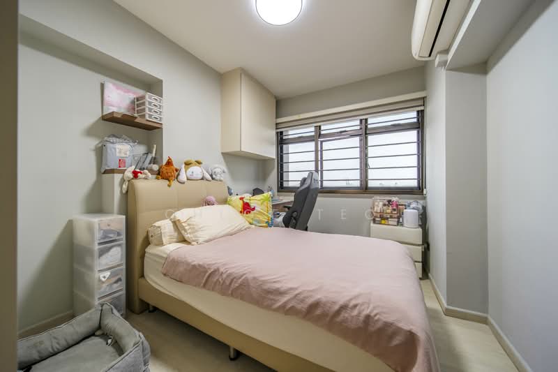 17 Cantonment Close, 17 Cantonment Close, 3 Bedrooms, 969 sqft, HDB Flat For Sale, by Chloe Teo, 500106830 - Bedroom - PropertyGuru.com.sg