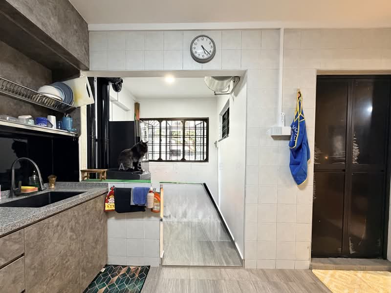 370 Tampines Street 34, 370 Tampines Street 34, 3 Bedrooms, 1,076 sqft, HDB Flat For Sale, by Aszri ERA, 500106831 - Kitchen - PropertyGuru.com.sg