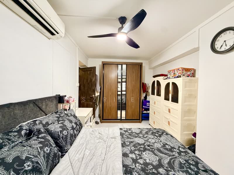 370 Tampines Street 34, 370 Tampines Street 34, 3 Bedrooms, 1,076 sqft, HDB Flat For Sale, by Aszri ERA, 500106831 - Bedroom - PropertyGuru.com.sg