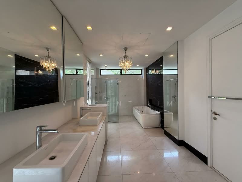Cluny Park, Cluny Park, 6 Bedrooms, 8,888 sqft, Good Class Bungalow For Rent, by Vincent Lim, 500106833 - Master Bathroom - PropertyGuru.com.sg