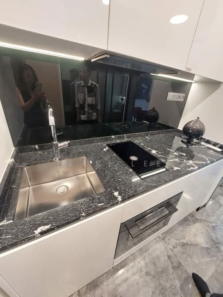 Midtown Bay, 120 Beach Road, 1 Bedroom, 409 sqft, Condominium For Sale, by Terri Lee, 500106837 - Kitchen - PropertyGuru.com.sg