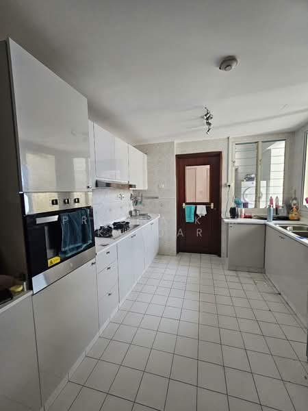 Parkshore, 201 Tanjong Rhu Road, 4 Bedrooms, 2,325 sqft, Condominium For Sale, by Pragna K M Kamdar, 500106846 - Kitchen - PropertyGuru.com.sg