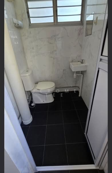 181 Ang Mo Kio Avenue 5, 181 Ang Mo Kio Avenue 5, Room Rental, 100 sqft, HDB Flat For Rent, by Jerome Tee, 500106849 - Bathroom - PropertyGuru.com.sg