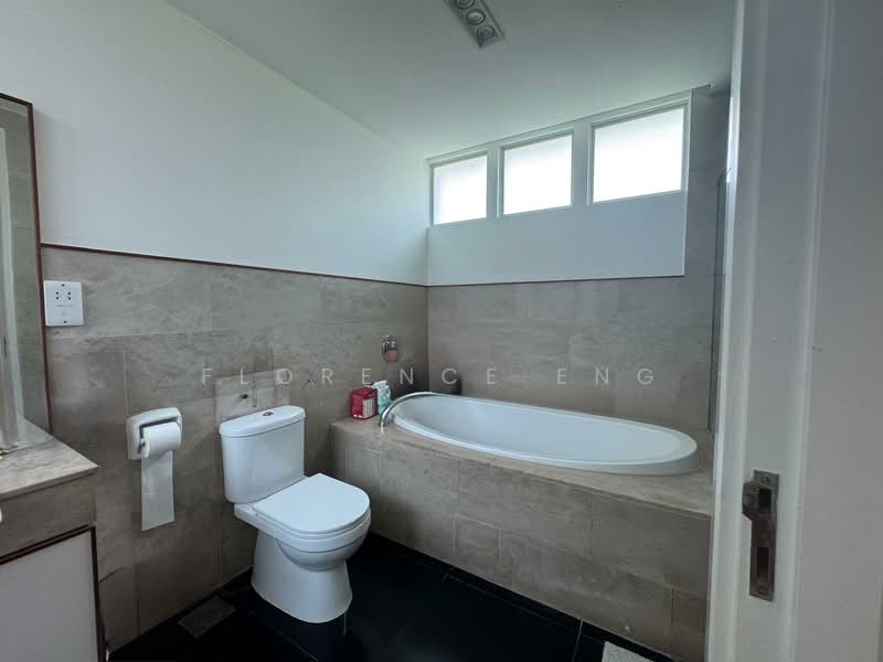 Spacious & Cosy 6 Bedroom Semi-Detached@greenleaf, , 6 Bedrooms, 3,500 sqft, Semi-Detached House For Rent, by Florence Eng, 500106854 - Bathroom - PropertyGuru.com.sg