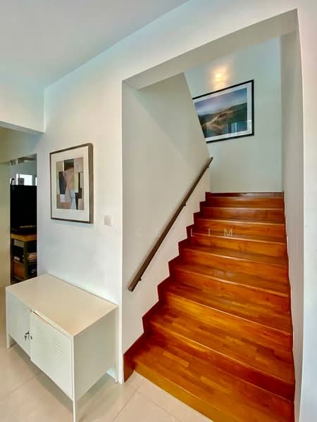 Refurbished Semi-D in exclusive Serangoon Gardens/Kovan neighbourhood!, , 4 Bedrooms, 3,000 sqft, Semi-Detached House For Rent, by Lance Lim, 500106856 - Stairwell - PropertyGuru.com.sg