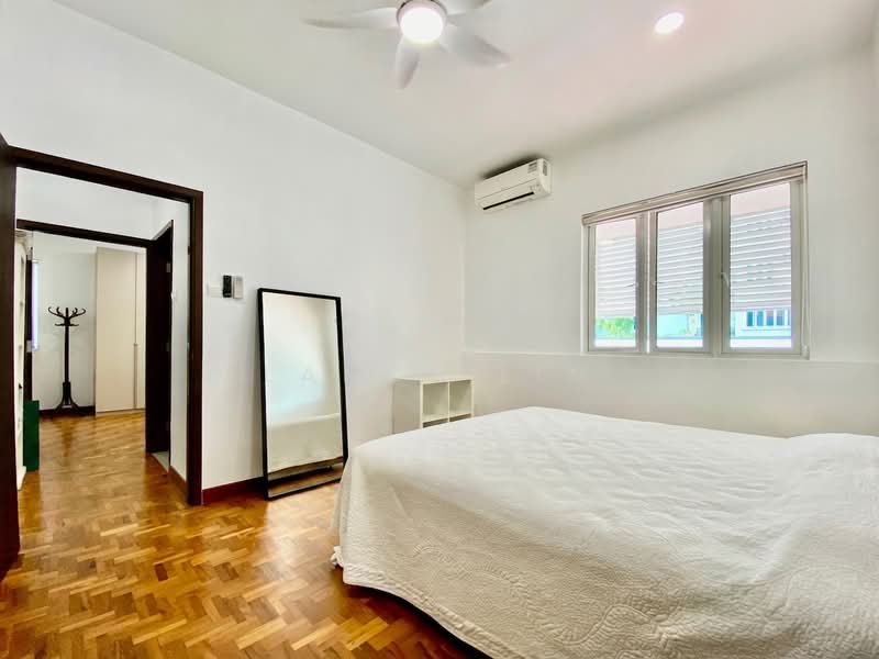 Refurbished Semi-D in exclusive Serangoon Gardens/Kovan neighbourhood!, , 4 Bedrooms, 3,000 sqft, Semi-Detached House For Rent, by Lance Lim, 500106856 - Common Bedroom 2 - PropertyGuru.com.sg