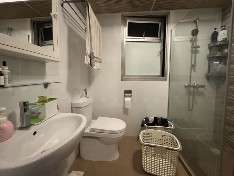 460A Bukit Batok West Avenue 9, 460A Bukit Batok West Avenue 9, 3 Bedrooms, 1,001 sqft, HDB Flat For Sale, by Shawn Lew, 500106858 - Master Bedroom Toilet - PropertyGuru.com.sg
