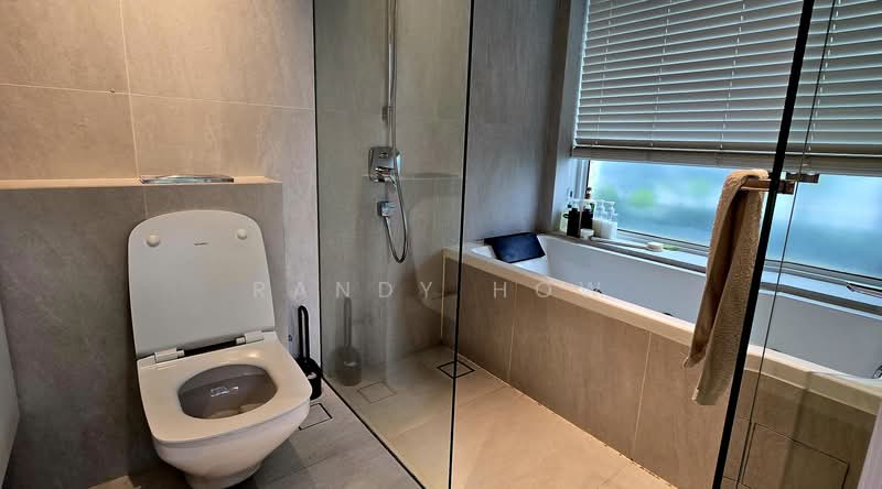 Telok Kurau, Telok kurau Road, 5 Bedrooms, 4,000 sqft, Semi-Detached House For Sale, by Randy How, 500106861 - Bathroom - PropertyGuru.com.sg