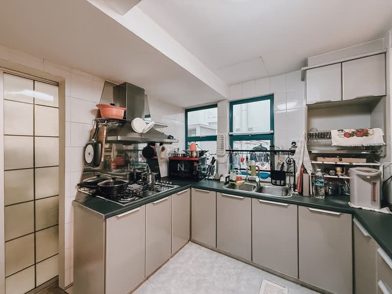 Crystal Court, 456 River Valley Road, 3 Bedrooms, 1,550 sqft, Apartment For Sale, by Elaine Teo, 500106862 - Kitchen - PropertyGuru.com.sg