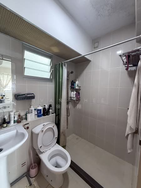 782D Woodlands Crescent, 782D Woodlands Crescent, 3 Bedrooms, 990 sqft, HDB Flat For Sale, by Ivan Chee 徐梓翔, 500106863 - Bathroom - PropertyGuru.com.sg